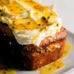 Bolo de Maracujá e Iogurte Grego
