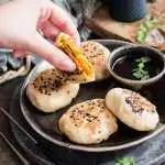 Brioches de legumes cozidos no vapor na panela