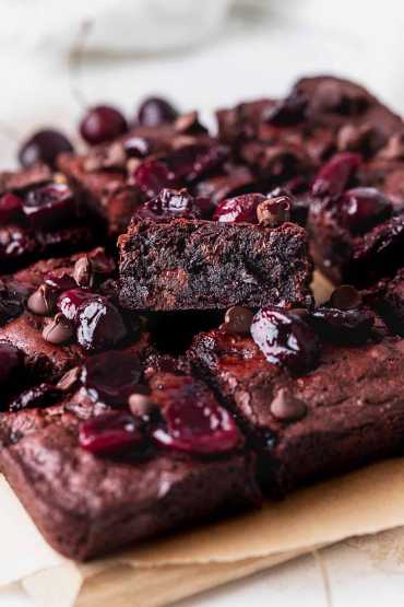 Brownies de cereja e chocolate