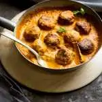Koftas de Courgete ao Molho de Coco