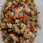 Salada de camarão simples e deliciosa