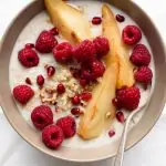 Mingau de Quinoa Doce com Peras Assadas com Maple