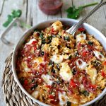 Arroz de especiarias, espinafres e queijo de cabra