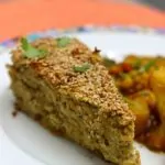 Bolo de grão de bico e beringela