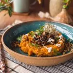 Puré de Batata Doce Laranja com Cogumelos Acebolados e Nozes