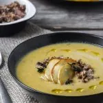 Creme de abóbora e maçã com crumble